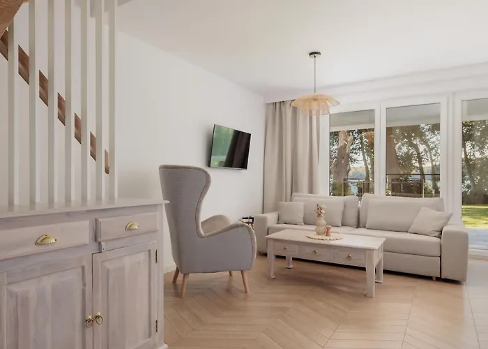 Trzy Wyspy Nyaraló *